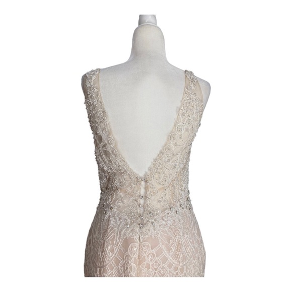 Badgley Mischka Cindy Bridal Wedding Gown - Picture 8 of 16